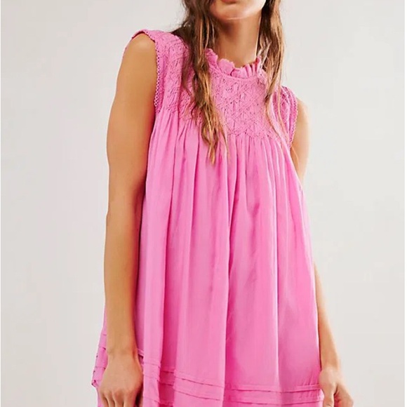 Free People Dresses & Skirts - Free People Vibrant Pink Textured Dress Size Large Fully Lined Sleeveless